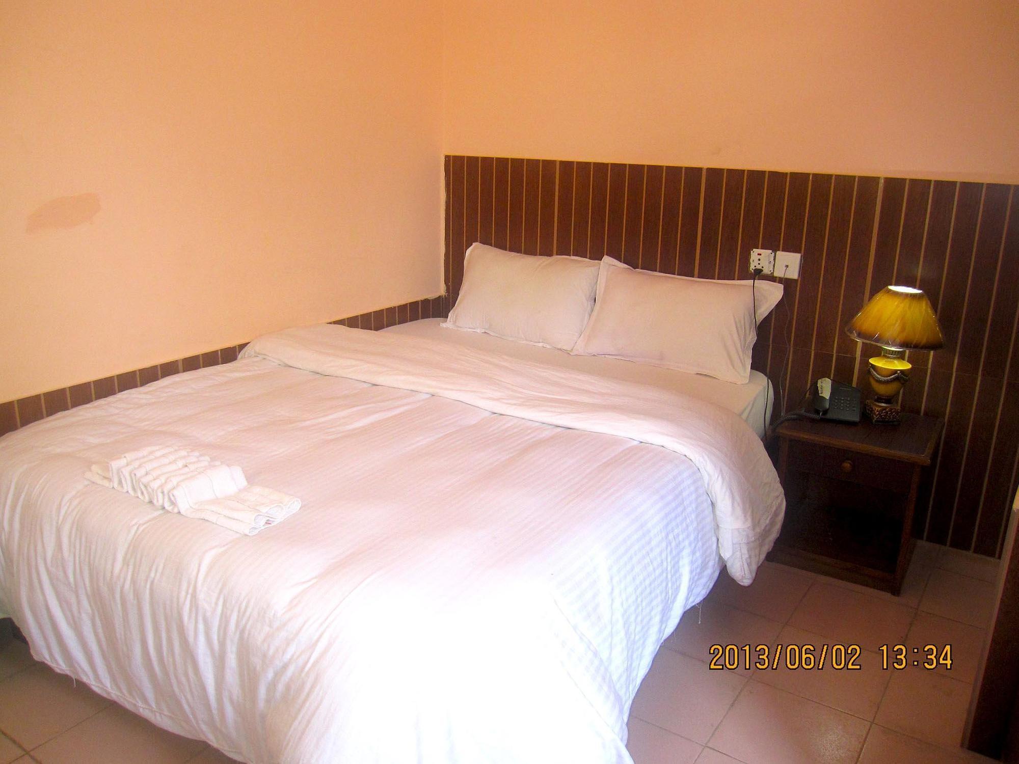 Hotel Half Moon Pokhara Zewnętrze zdjęcie