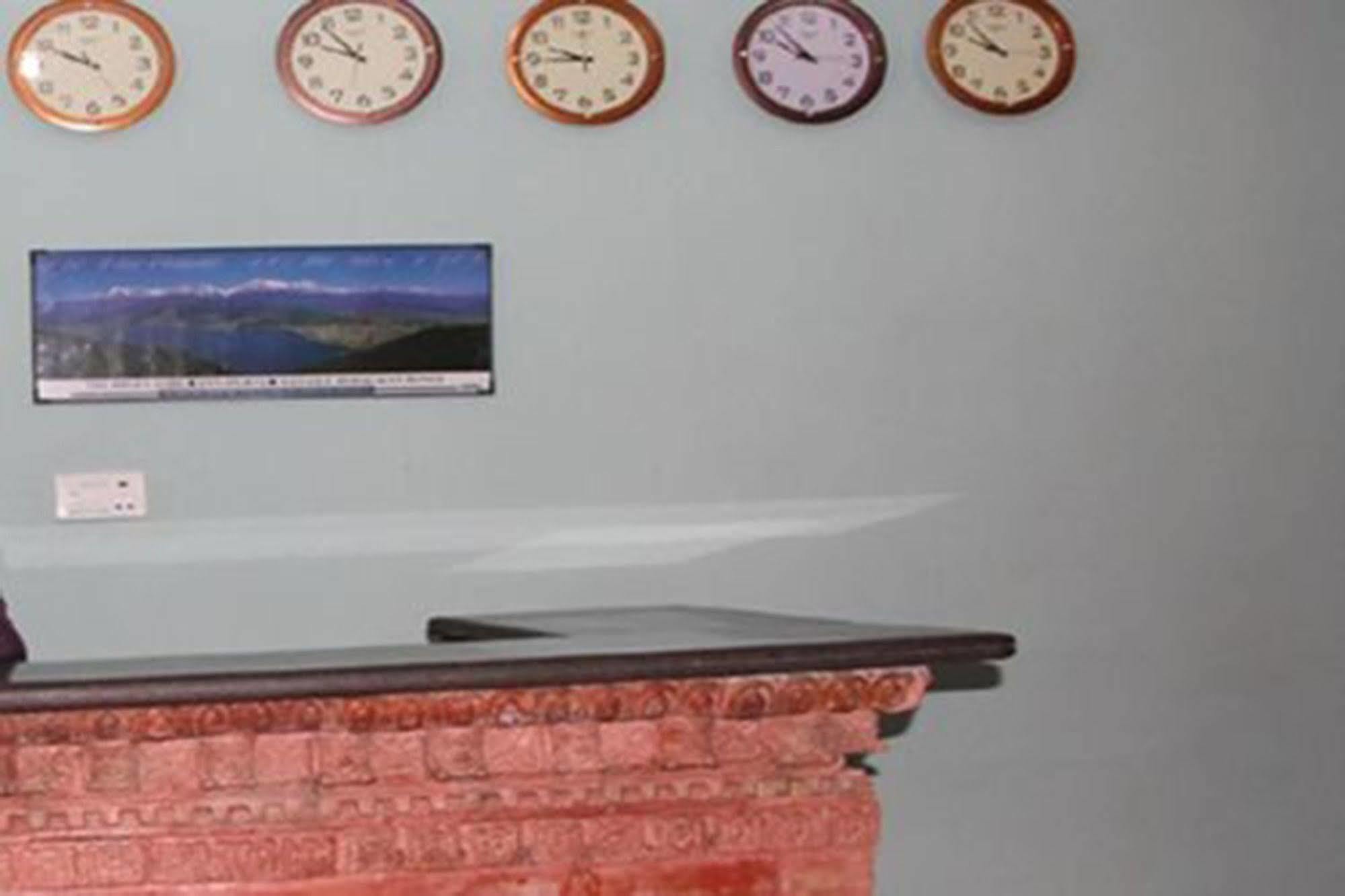 Hotel Half Moon Pokhara Zewnętrze zdjęcie