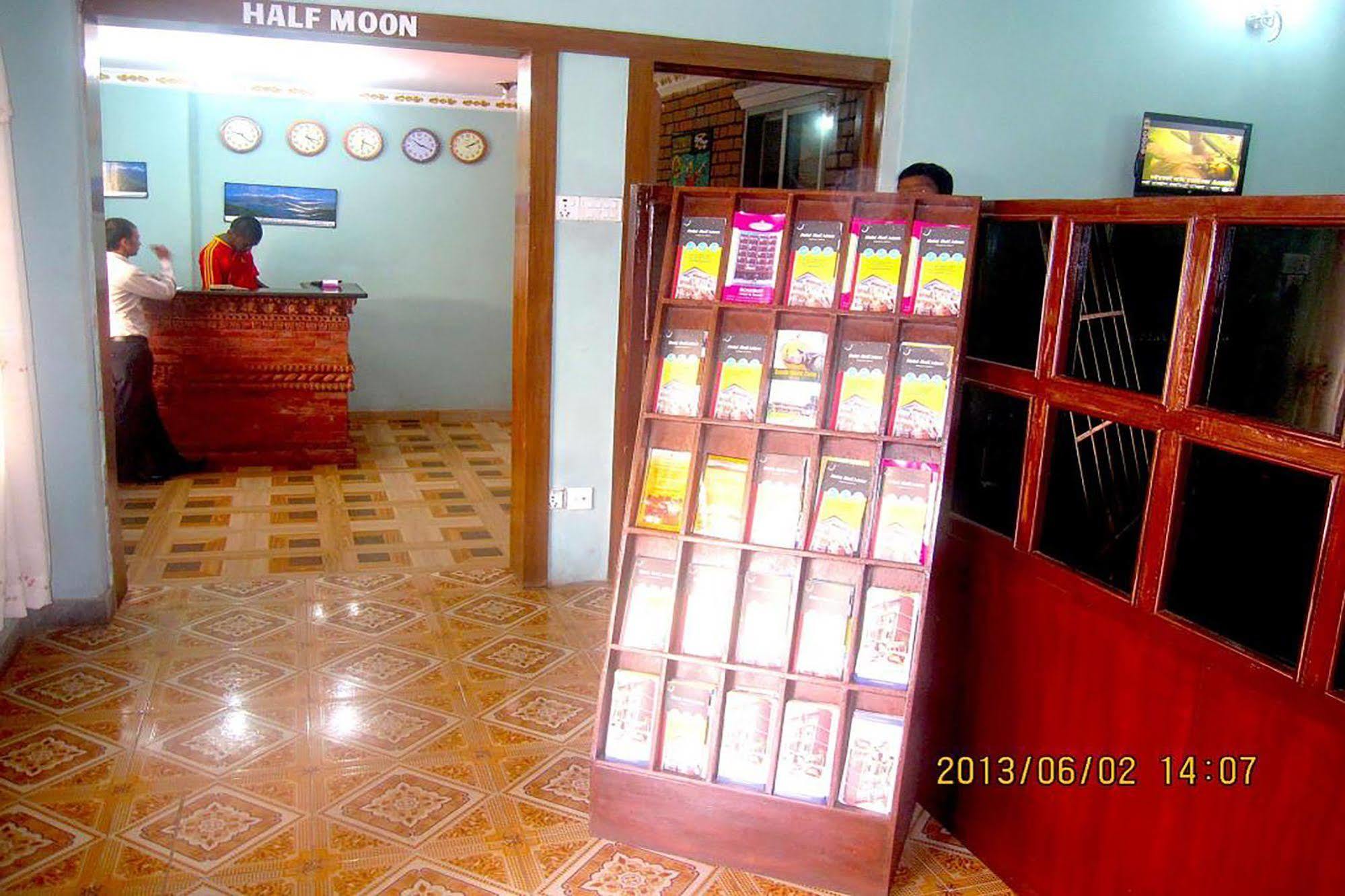 Hotel Half Moon Pokhara Zewnętrze zdjęcie